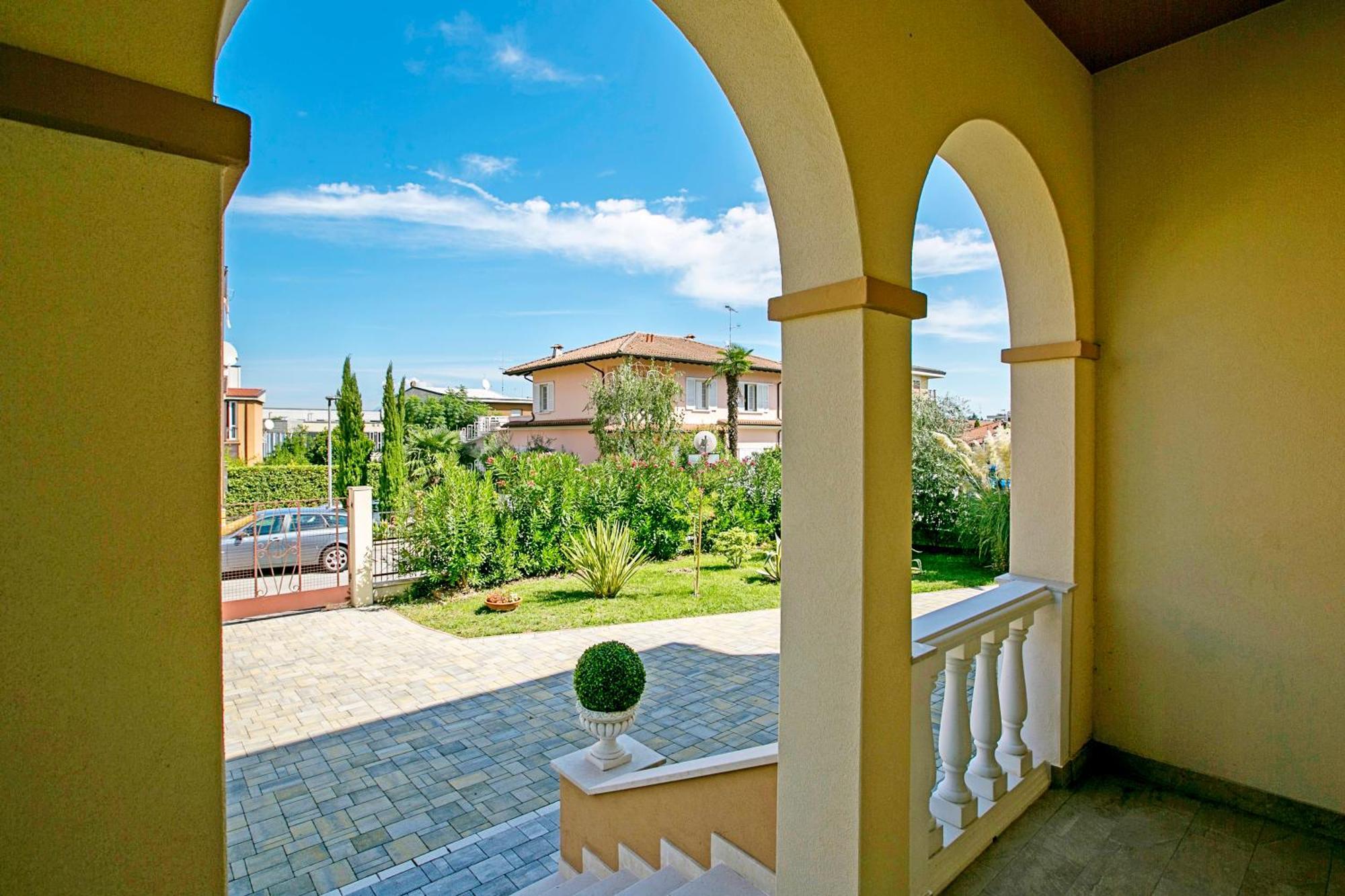 Villa Mimosa - Appartamento 1 - Happy Rentals Desenzano del Garda Dış mekan fotoğraf